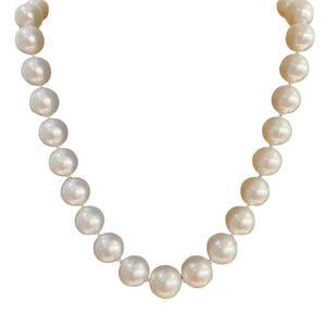 White South Sea Pearl Necklace