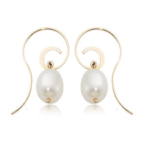 Pearl Swirl Earring